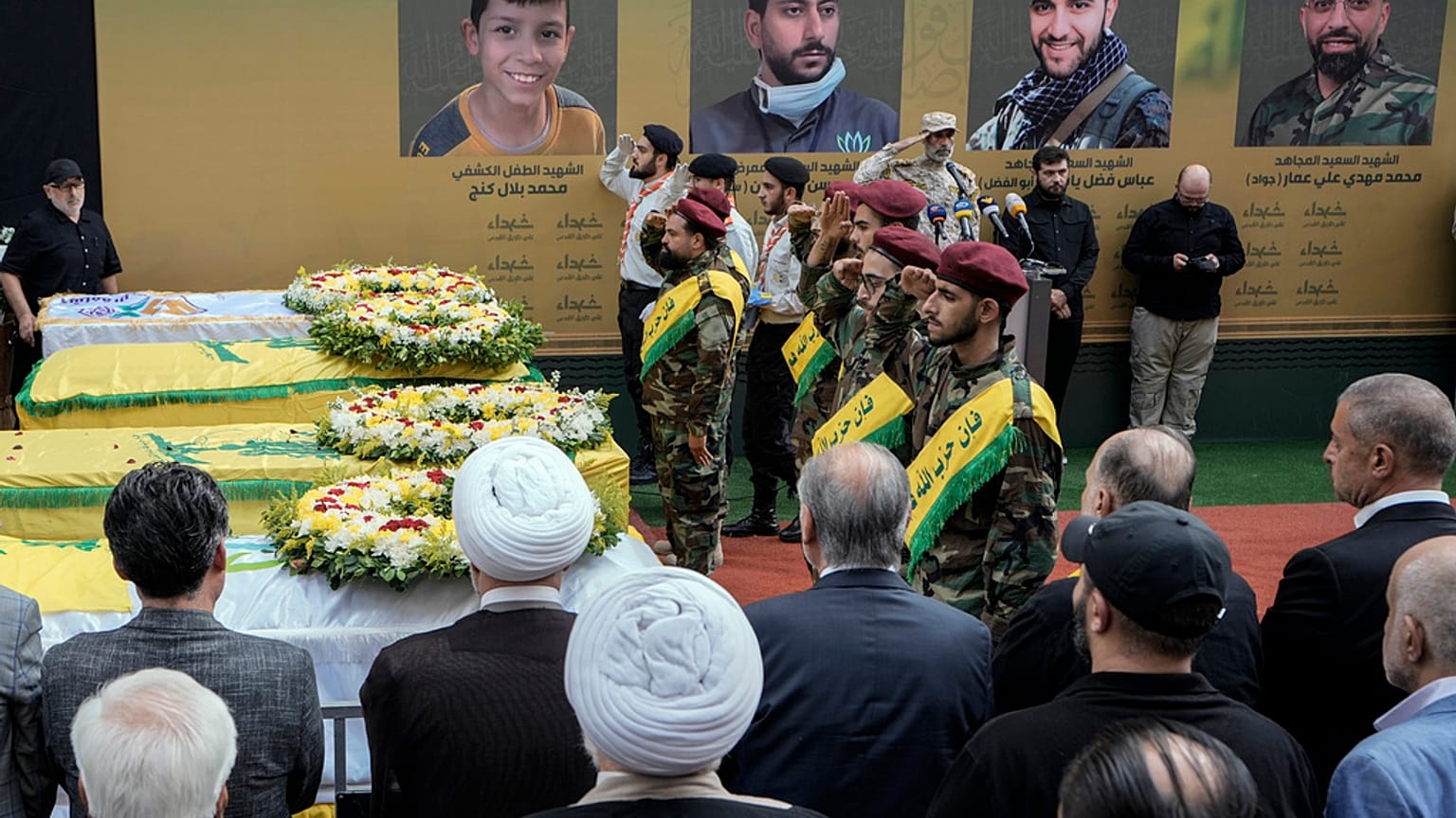 جنازة 4 أشخاص قتلوا من جراء انفجار أجهزة البيجر في بيروت