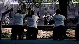 Des proches de détenus d'une prison de haute sécurité au Venezuela affirment que le gouvernement a inventé des accusations
