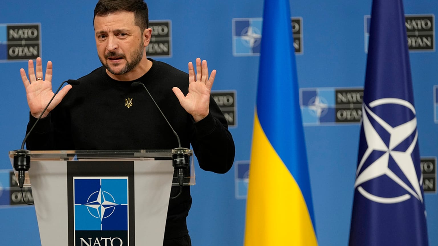 Il presidente ucraino Volodymyr Zelensky al quartier generale della Nato a Bruxelles, Belgio, 17 ottobre 2024
