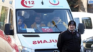 Seis pessoas morreram e 25 ficaram feridas num acidente rodoviário no oeste da Turquia.