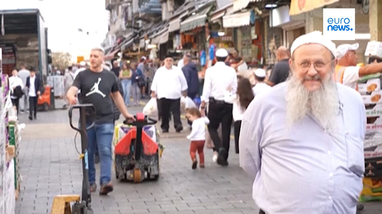 كيف تفاعل الإسرائيليون في شوارع القدس مع خبر مقتل زعيم حماس يحيى السنوار؟