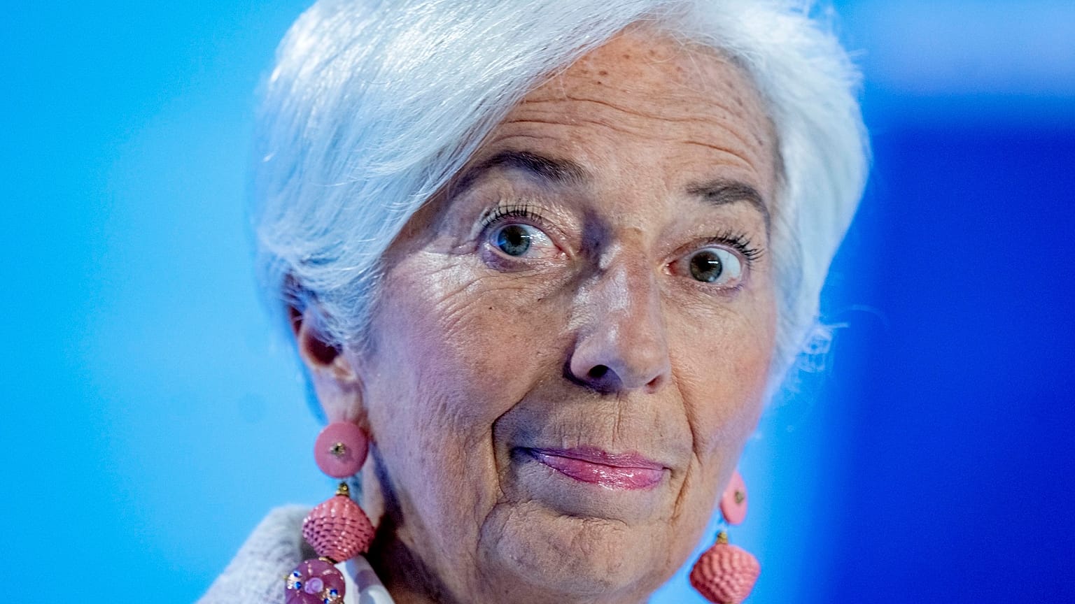 AMB Başkanı Christine Lagarde'ı zorlu kararlar bekliyor