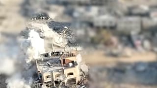 Ο ισραηλινός στρατός βομβαρδίζει το κτίριο, στο οποίο υποστηρίζει πως βρισκόταν ο Γιαχία Σινουάρ