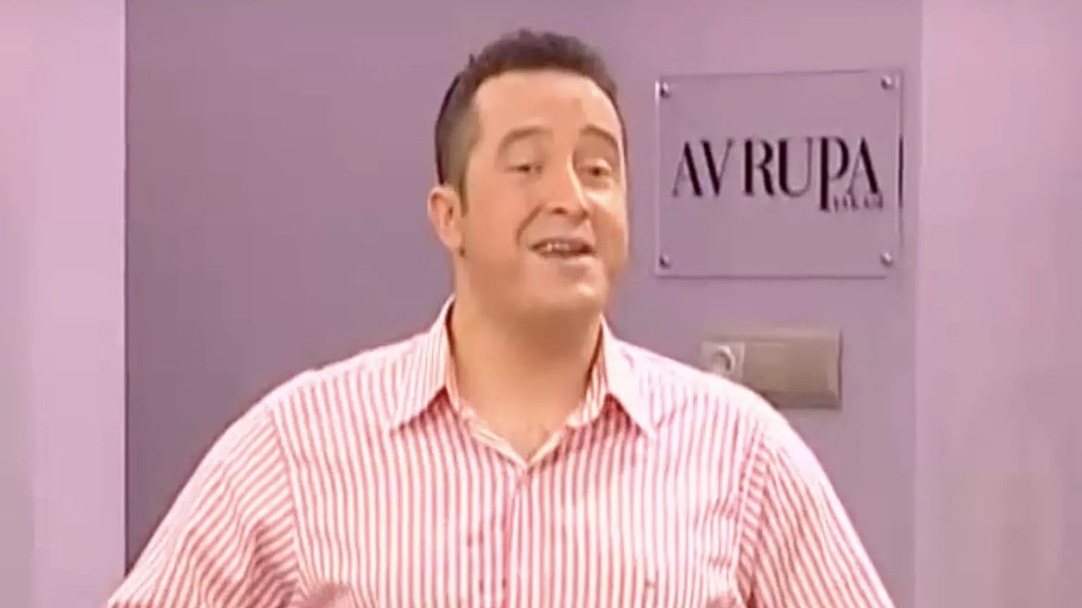 Vural Çelik (Ekran görüntüsü, Avrupa Yakası'nın YouTube kanalından alınmıştır)