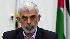 Sinvar, 2011'de kaçırılan bir İsrail askeri karşılığında yapılan esir takasında 1.026 kişiyle birlikte serbest bırakılana kadar 22 yıl hapis yatmıştı.