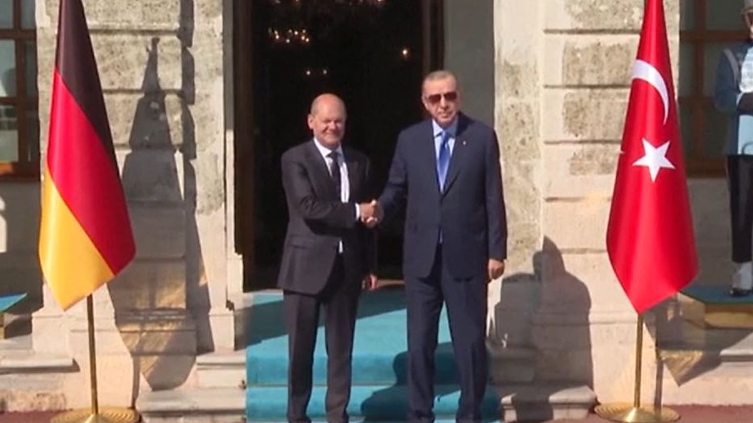 لقاء بين الرئيس التركي رجب طيب أردوغان والمستشار الألماني أولاف شولتس 