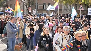 Felvonulók a Pécs Pride-on 2024.10.19-én.