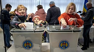 Moldova foi a votos para as presidenciais e referendo sobre adesão à UE
