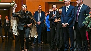 Διαμαρτυρία ενάντια στον βασιλιά Κάρολο σε εκδήλωση στην Αυστραλία