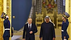 الرئيس الروسي فلادمير بوتين ونظيهره الإماراتي محمد بن زايد في موسكو 21/10/2024