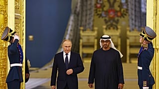 الرئيس الروسي فلادمير بوتين ونظيهره الإماراتي محمد بن زايد في موسكو 21/10/2024