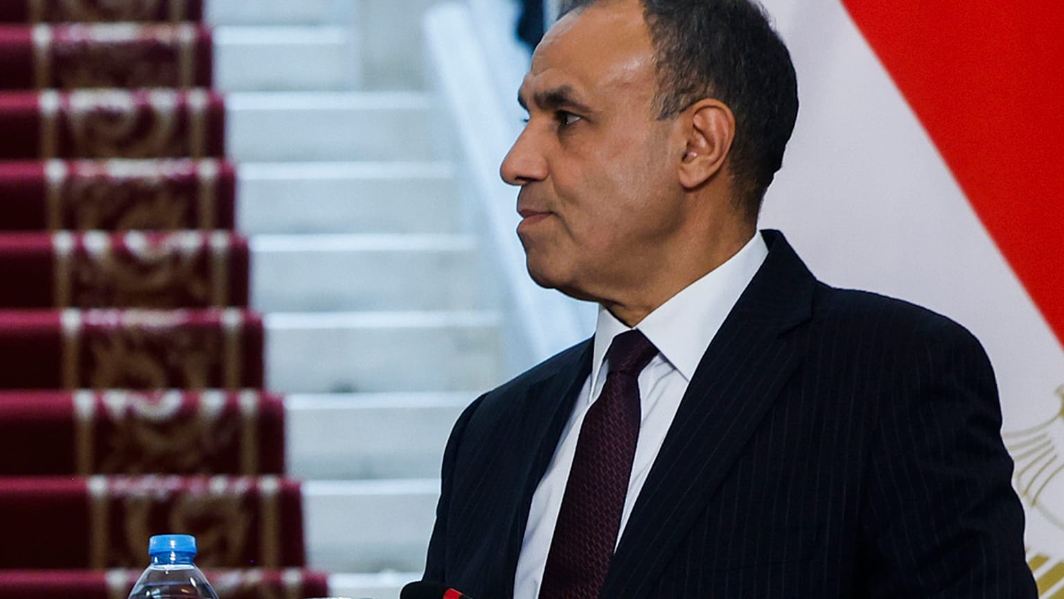 وزير الخارجية المصري بدر عبد العاطي يحضر مؤتمرا صحفيا مشتركا مع وزير الخارجية الأمريكي أنتوني بلينكن في قصر التحرير في القاهرة