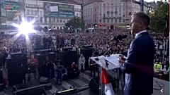 Magyar Péter a Széna téren szónokol