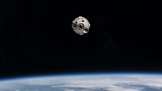 Boeing Starliner uzay aracının Uluslararası Uzay İstasyonu'na yaklaşırken çekilmiş NASA fotoğrafı.