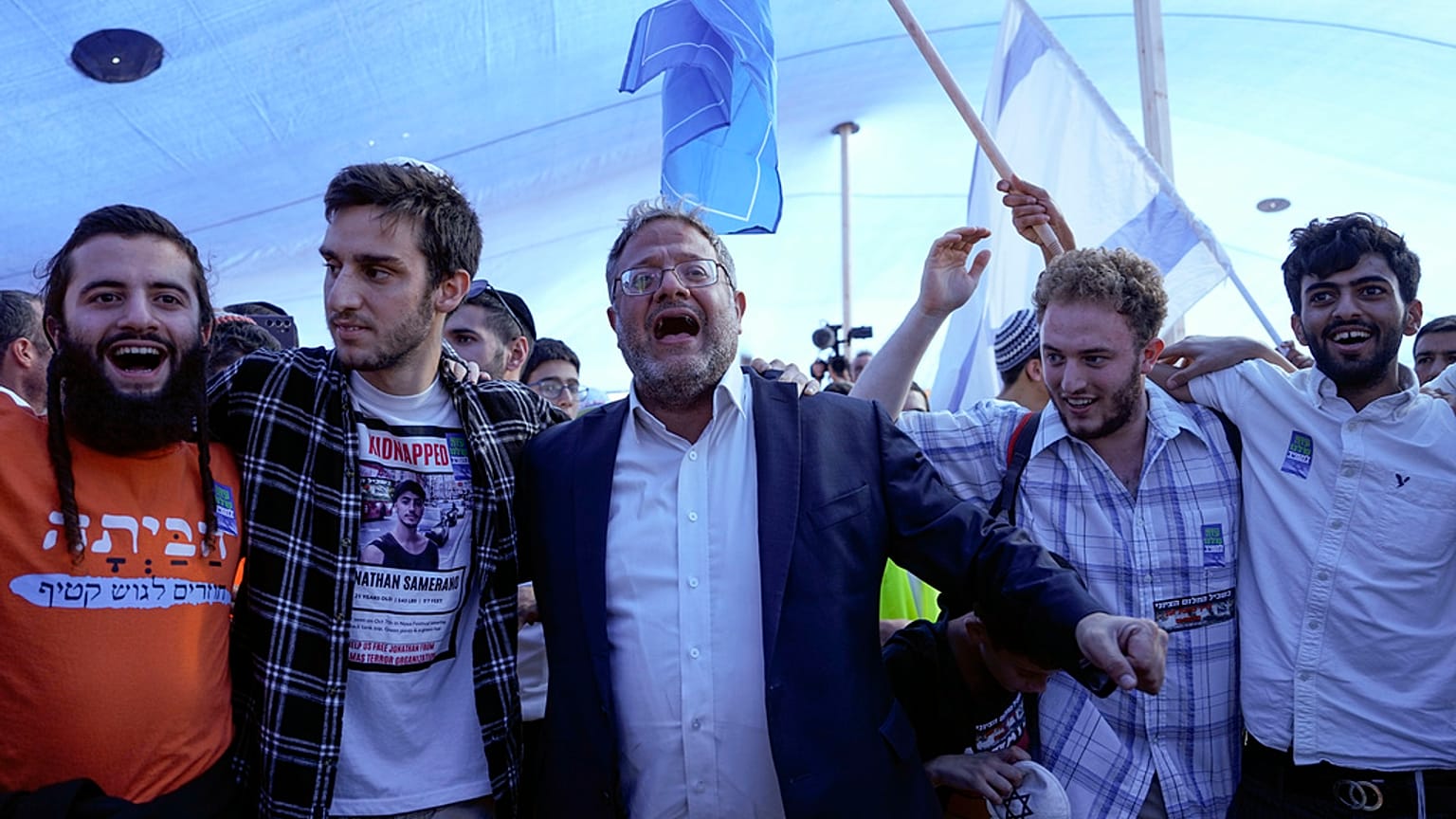 وزير الأمن القومي الإسرائيلي، إيتمار بن غفير، شارك في المؤتمر إلى جانب المستوطنين.