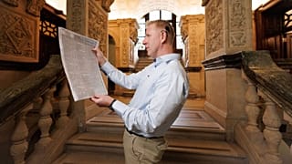 Una imagen de Brian Cleary, el historiador que encontró el manuscrito perdido.