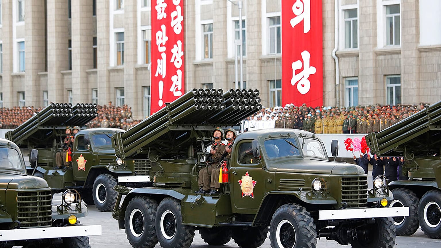 Nordkoreanische Soldaten paradieren während einer großen Militärparade am Samstag, 10. Oktober 2015, in Pjöngjang, Nordkorea.