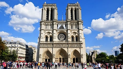 Notre-Dame entrance fee proposed to fund urgent repairs