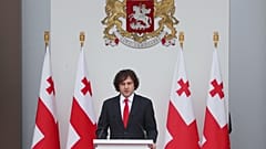 Irakli Kobahidze georgiai miniszterelnök beszél a függetlenség napi ünnepségen Tbilisziben 2024. május 26-án