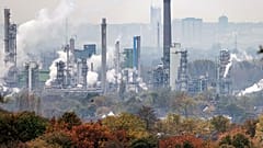  Finanzexperten werden immer vorsichtiger, was die wirtschaftlichen Aussichten Deutschlands betrifft. BP kündigte letzte Woche an, Tausende von Arbeitsplätzen zu streichen 