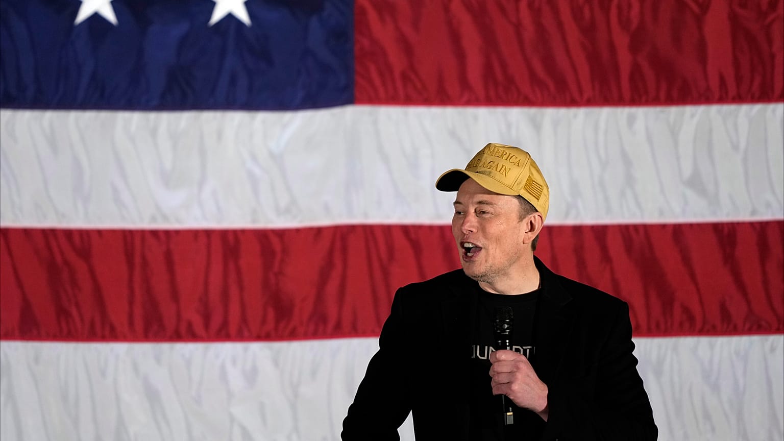 A Wall Street Journal értesülései szerint Elon Musk folyamatos kontaktban van Vlagyimir Putyinnal