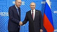 الرئيس الروسي فلاديمير بوتين، يلتقي مع الرئيس التركي رجب طيب أردوغان على هامش قمة بريكس في قازان، روسيا، الأربعاء، 23 أكتوبر/تشرين الأول 2024. 