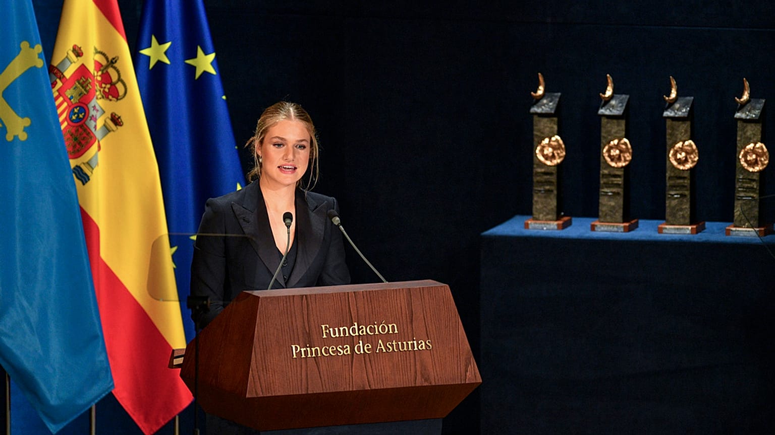 La princesa Leonor durante la entrega de los Premios Princesa de Asturias