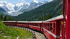 Suiza tiene uno de los mejores sistemas ferroviarios del planeta, con excelentes panorámicas a los Alpes.