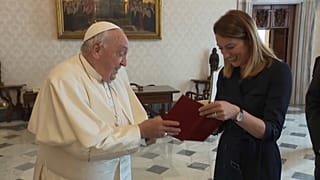 Metsola betonte, dass „Menschlichkeit und Frieden“ im Mittelpunkt der Arbeit des Europäischen Parlaments stünden.