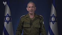 İsrail ordusunun yayınladığı videoda, İsrail Savunma Kuvvetleri (IDF) sözcüsü Daniel Hagari, İran'a yönelik misillemenin ayrıntılarını aktarıyor