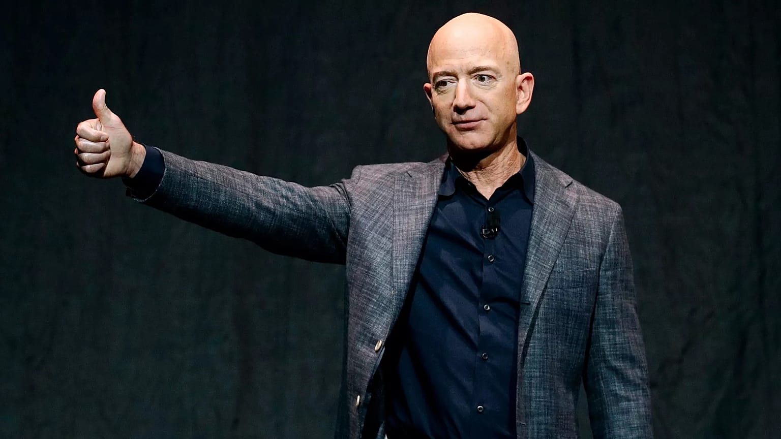 Jeff Bezos, Washington Post gazetesini 2013'te satın aldı
