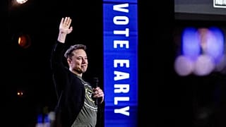 Elon Musk, 19 Ekim 2024 Cumartesi günü Pensilvanta, Harrisburg'da konuşuyor
