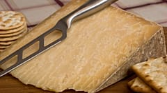 Le grand hold-up du fromage britannique de 2024 : Plus de 360 000 euros de cheddar ont disparu. 