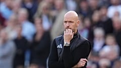 Erik ten Hag a West Ham United - Manchester United Premier League mérkőzésen a London Stadionban 2024. október 27-én