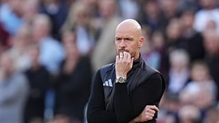 Erik ten Hag a West Ham United - Manchester United Premier League mérkőzésen a London Stadionban 2024. október 27-én