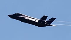 Un avion de chasse F35, sur lequel les missiles peuvent être installés