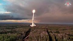 Teste de lançamento do míssil balístico intercontinental Yars a partir do Cosmódromo de Plesetsk, no noroeste da Rússia