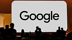 İnsanlar, Mountain View, Kaliforniya'da Google'ın yeni ürün duyuruları için Made By Google'da bir araya geliyor, 13 Ağustos 2024