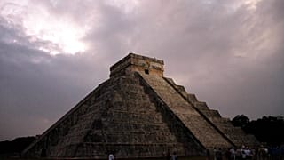 Chichen Itza'daki Kukulkan tapınağı.