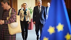 Komisyon Başkanı Ursula von der Leyen ve Finlandiya eski Cumhurbaşkanı Sauli Niinistö.