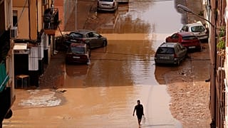 Strade allagate a Valencia