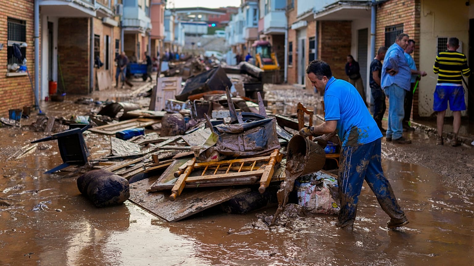 Les inondations dévastatrices qui ont touché l'Espagne dans la nuit du mardi 29 au mercredi 30 octobre ont coûté la vie à au moins 95 personnes dans le sud-est du pays.