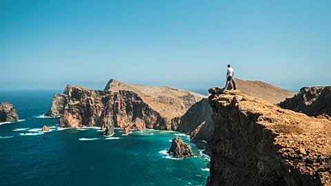 From 1 January 2025, non-residents will need to pay to hike over 30 routes managed by the Institute of Forests and Nature Conservation (ICNF) in Madeira. 