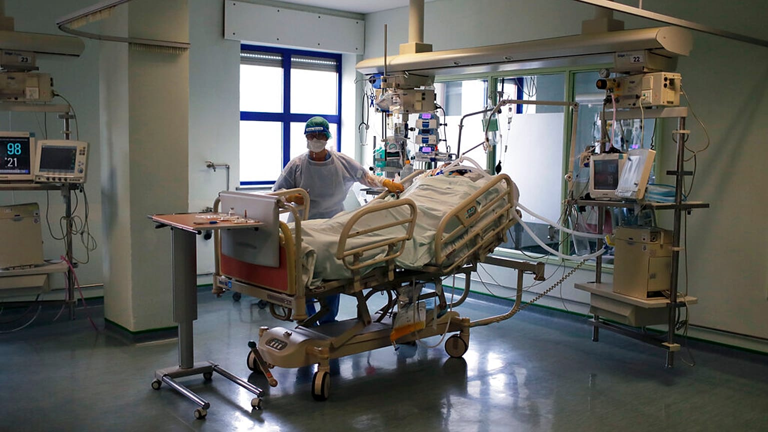 Archives : l'unité de soins intensifs de l'hôpital Curry Cabral à Lisbonne, le jeudi 11 février 2021.
