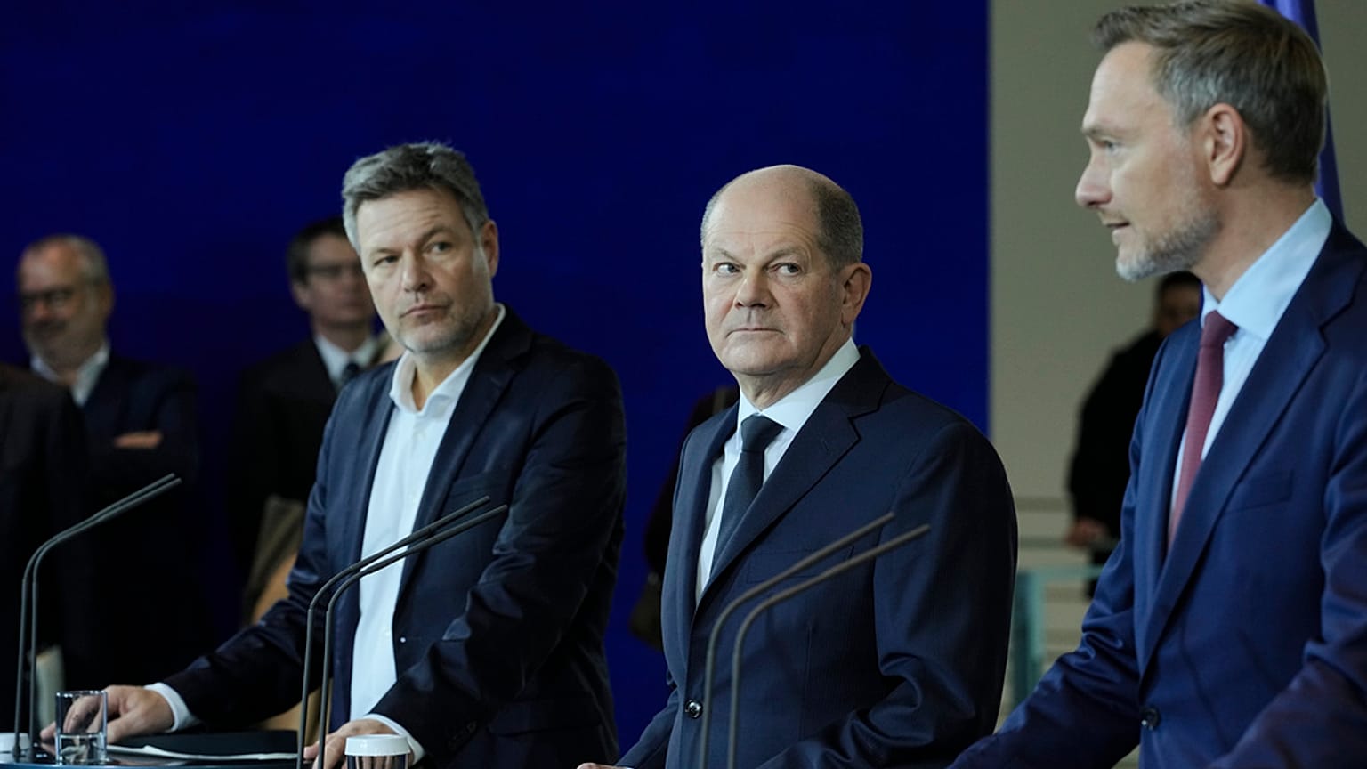 Mit seinem radikalen Grundsatzpapier mit Forderungen nach einer Wirtschaftswende hat Finanzminister Christian Lindner die Ampel regelrecht erschüttert. 