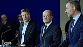 Mit seinem radikalen Grundsatzpapier mit Forderungen nach einer Wirtschaftswende hat Finanzminister Christian Lindner die Ampel regelrecht erschüttert.