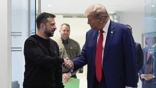 Donald Trump volt republikánus elnökjelölt (jobbra) és Volodimir Zelenszkij ukrán elnök a Trump-toronyban 2024. szeptember 27-én New Yorkban.