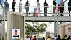 Las colas para votar en los puntos de votación de Estados Unidos.