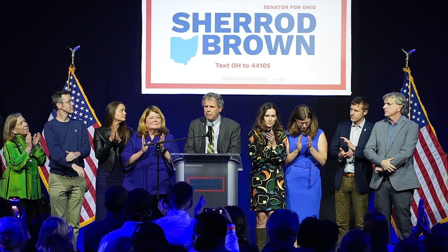 Demokratik Parti'den Ohio senato adayı Sherrod Brown açıklamalarda bulunuyor, 5 Kasım 2024