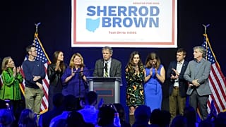 Demokratik Parti'den Ohio senato adayı Sherrod Brown açıklamalarda bulunuyor, 5 Kasım 2024